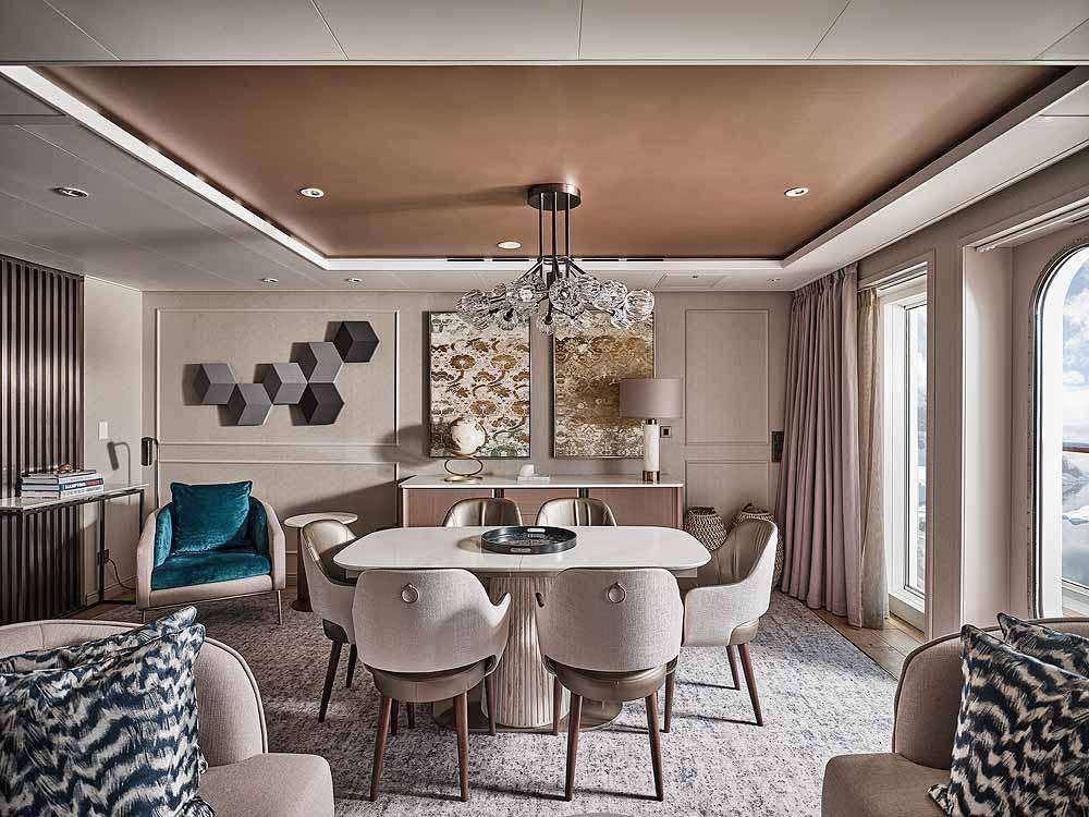Owners Suite O1 Silver Endeavour - Icon